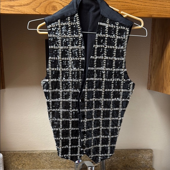 Effici Tops - Black and White Checkered Women's Top. EUC